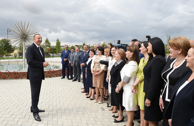 Президент в церемонии подачи питьевой воды в Агсу - ФОТО